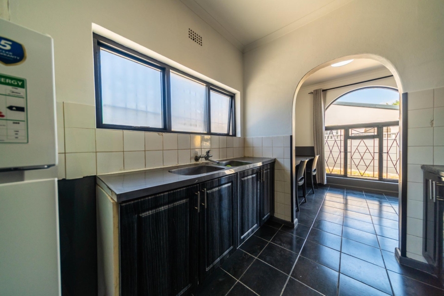 6 Bedroom Property for Sale in Tennantville Western Cape